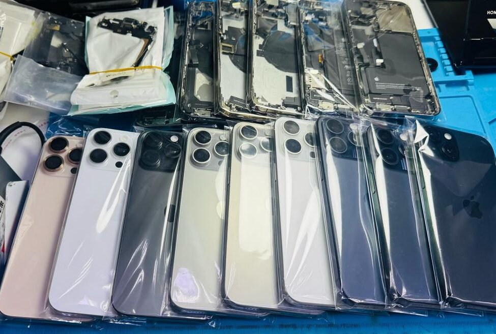 "Hi, I’m Ali. How can you help me with mobile fixing?"